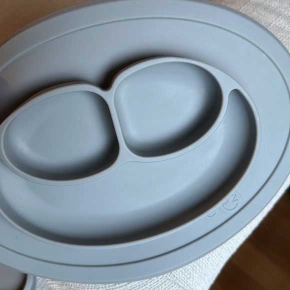 EZ PZ mini mat with lid in gray - Picture 3 of 10